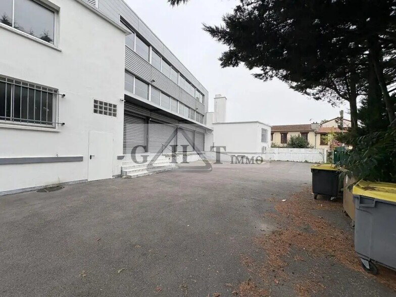 Industrial in Nanterre for lease - Building Photo - Image 3 of 12