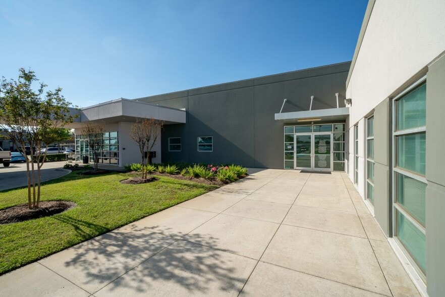 24727 Tomball Pky, Tomball, TX à louer - Photo du bâtiment - Image 3 de 11