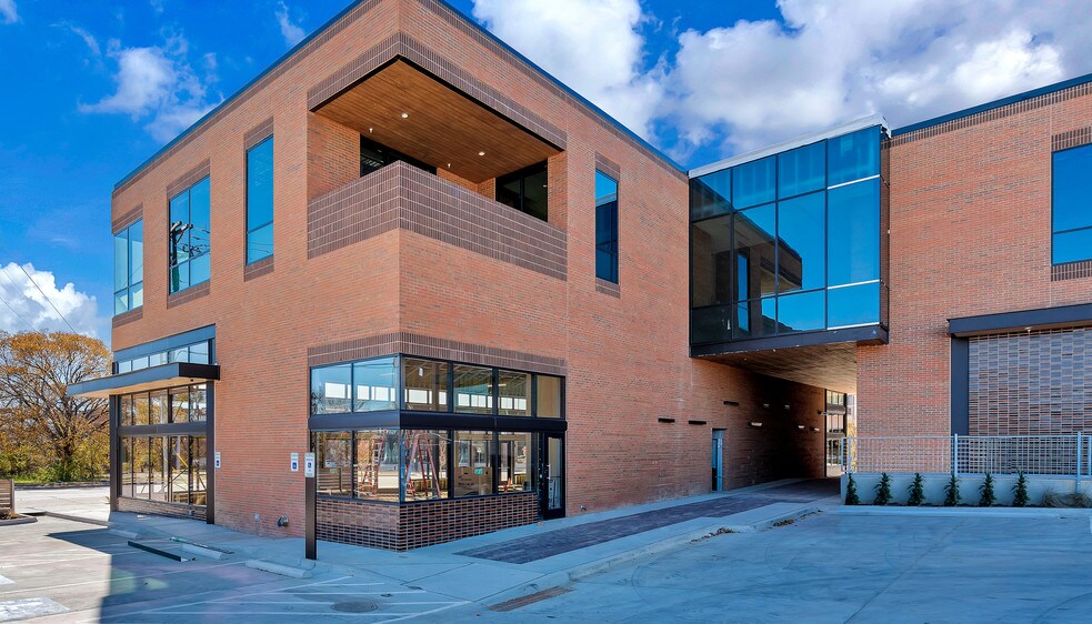 601 S Main St, Fort Worth, TX à louer - Photo du bâtiment - Image 3 de 18