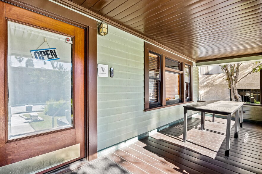 275 E California Blvd, Pasadena, CA à vendre - Photo du bâtiment - Image 3 de 11