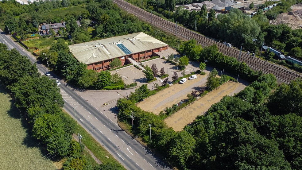 Watling St, Radlett à vendre - Photo du bâtiment - Image 2 de 9