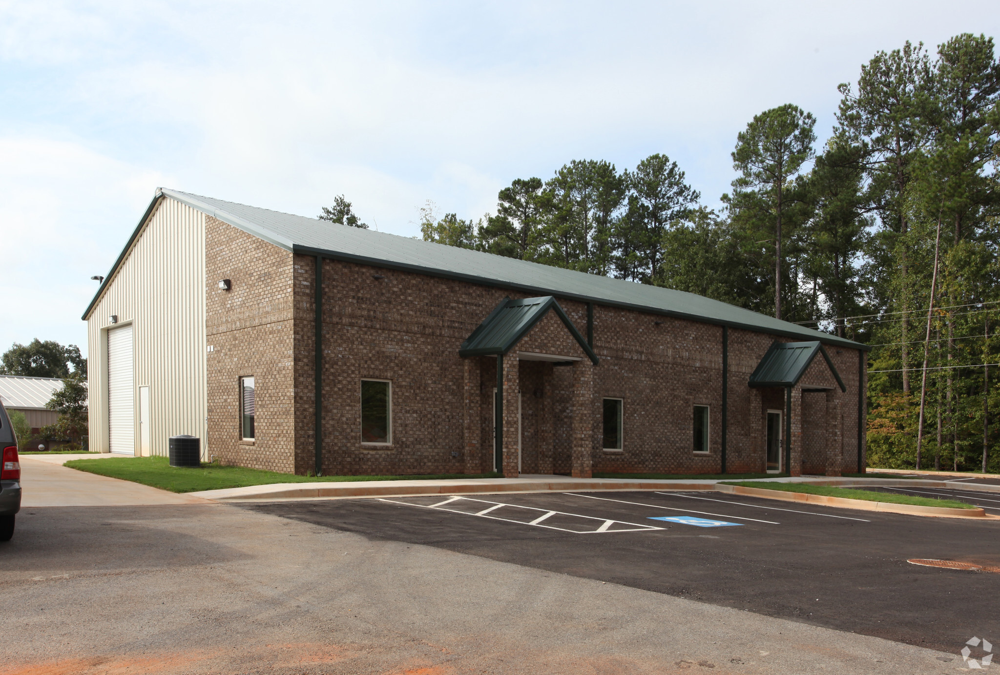 318 Corporate Pky, Macon-Bibb, GA for lease Primary Photo- Image 1 of 4