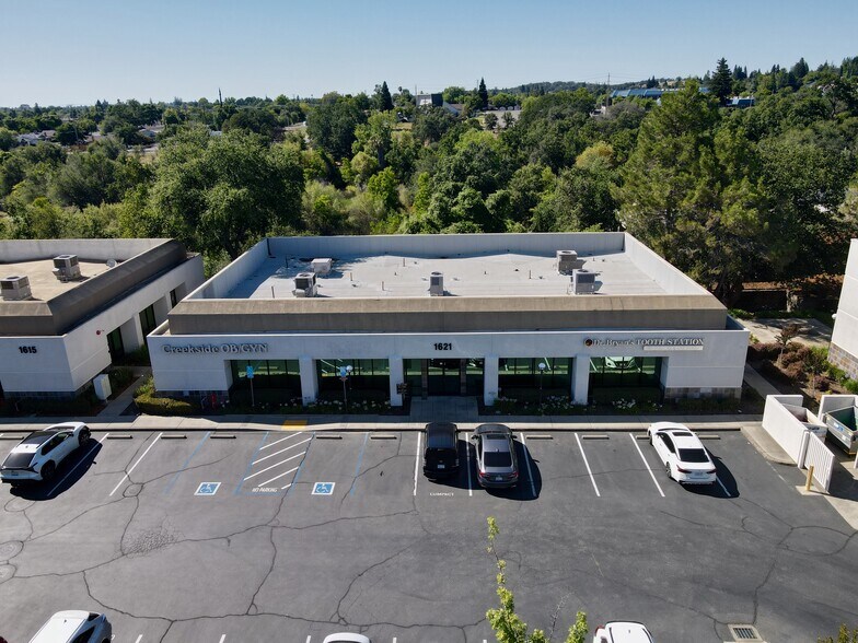 1621 Creekside Dr, Folsom, CA à louer - Photo du bâtiment - Image 2 de 7