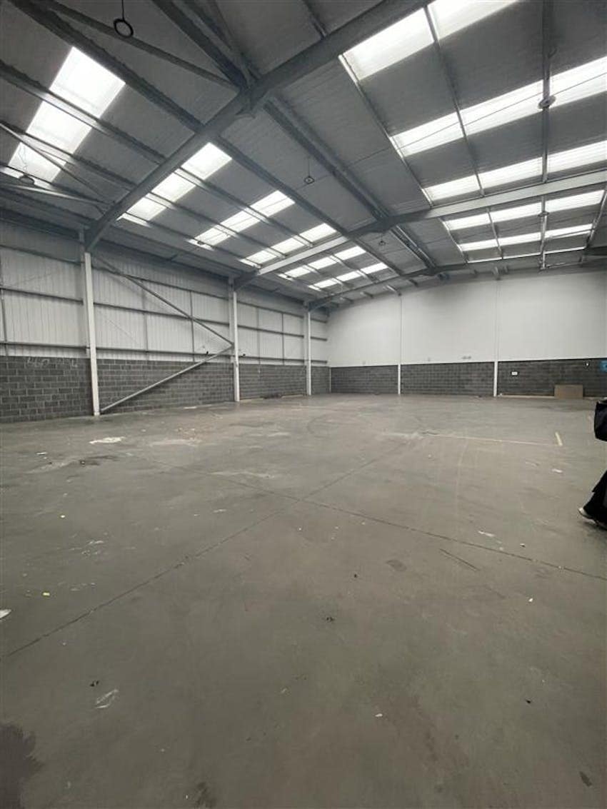 Cray Ave, Orpington for lease Interior Photo- Image 1 of 2