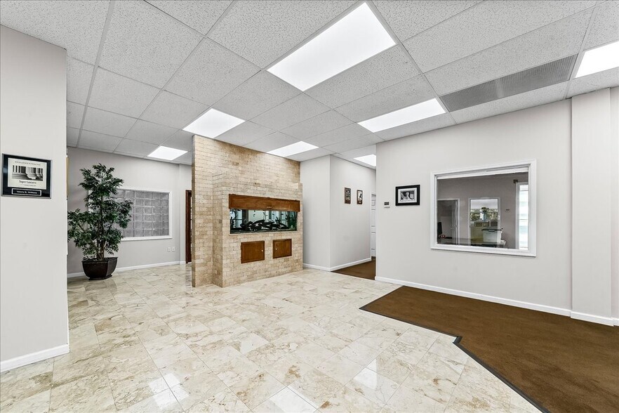 101 E Darby Rd, Havertown, PA à vendre - Photo du bâtiment - Image 3 de 16