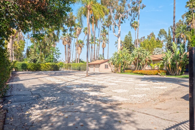 Plus de détails pour 2083 Grace St, Riverside, CA - Multi-résidentiel à vendre
