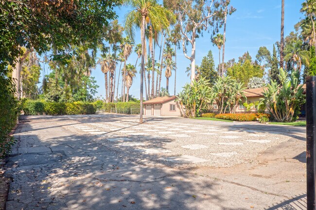 More details for 2083 Grace St, Riverside, CA - Multifamily for Sale