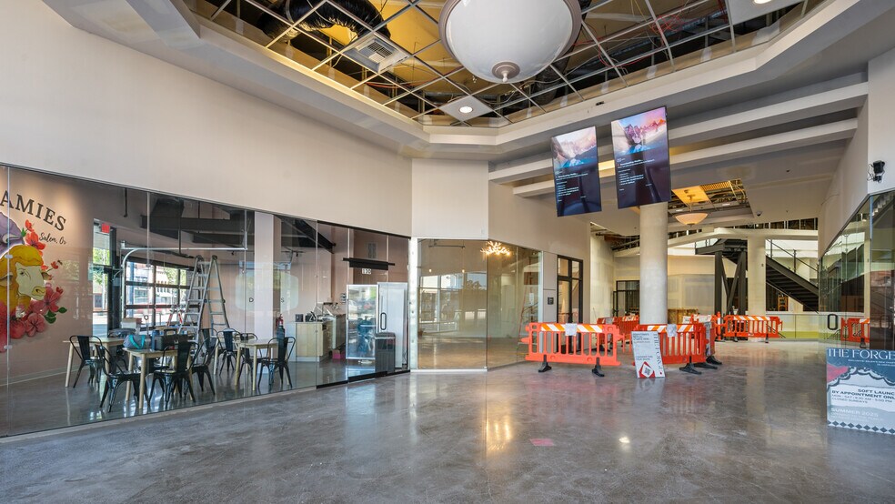 285 Liberty St, Salem, OR à louer - Photo du bâtiment - Image 3 de 21