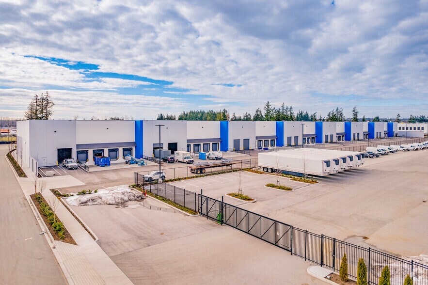 19225 32 Av, Surrey, BC à louer - Photo du bâtiment - Image 3 de 8