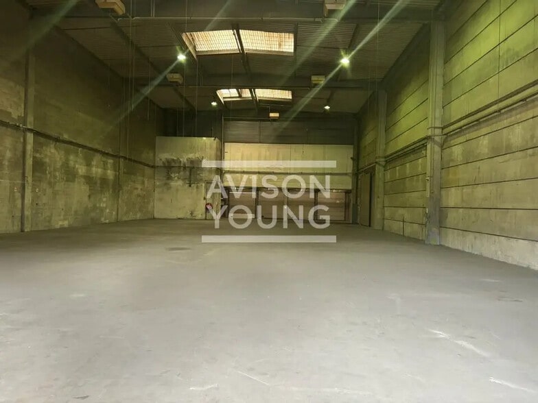 Flex in Saint-Ouen-sur-Seine for lease - Interior Photo - Image 2 of 5