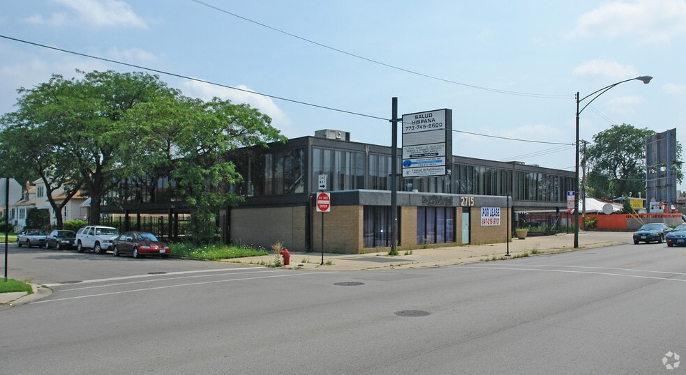 2715 N Central Ave, Chicago, IL à vendre - Photo du bâtiment - Image 2 de 63