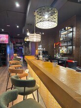 Retail in Madrid, Madrid for lease Interior Photo- Image 2 of 14