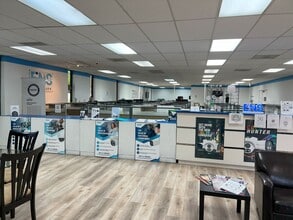 1720 Townhurst Dr, Houston, TX for sale Interior Photo- Image 2 of 10