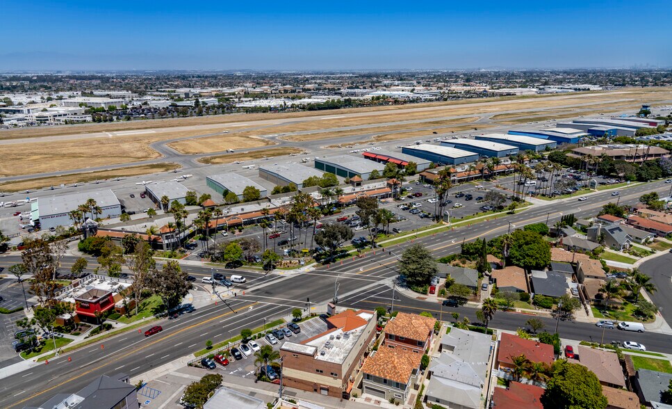 3525 E Pacific Coast Hwy, Torrance, CA à louer - Photo du bâtiment - Image 2 de 9