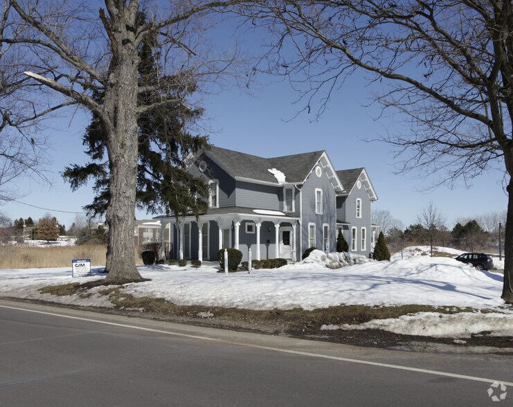 481 Cleveland Massillon Rd, Akron, OH à vendre - Photo du bâtiment - Image 3 de 11