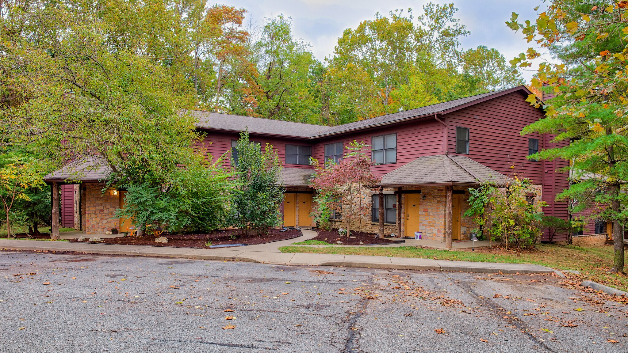 1533 Arbors Ln, Bloomington, IN à vendre Photo principale- Image 1 de 56