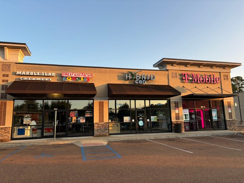 1801 Jackson Ave W, Oxford, MS à louer - Photo du bâtiment - Image 2 de 12