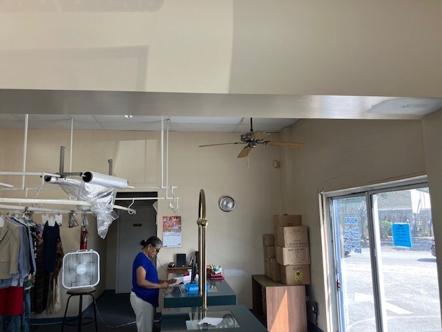 4223 Henderson Blvd, Tampa, FL à vendre - Photo du bâtiment - Image 3 de 8