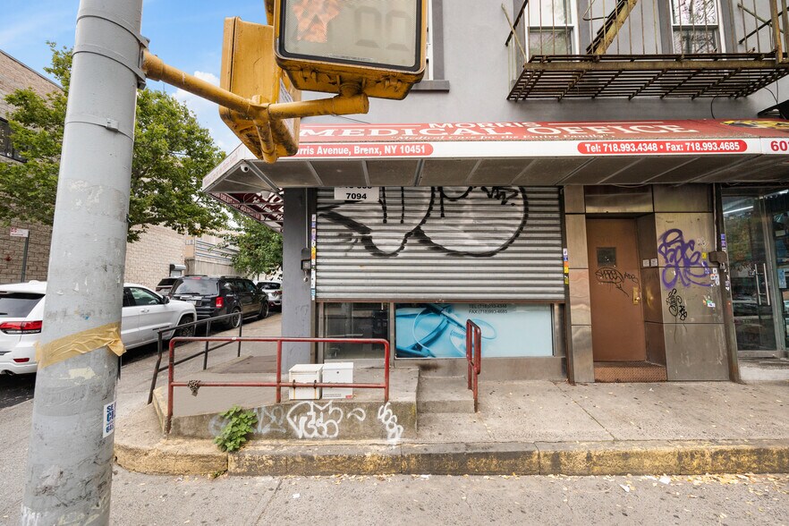 600-602 Morris Ave, Bronx, NY à louer - Photo du bâtiment - Image 3 de 18