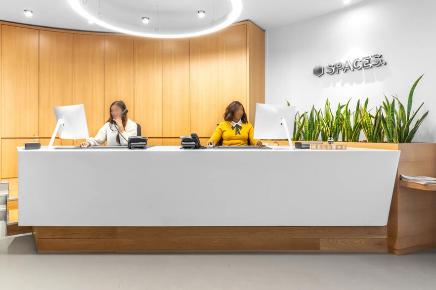 Coworking Space in Paris for lease - Building Photo - Image 3 of 16