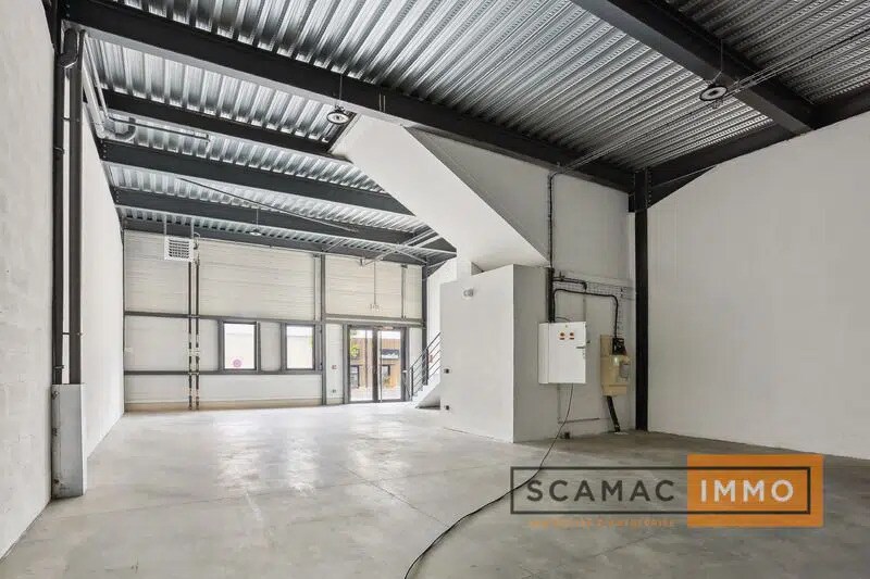 Industrial in Fresnes for lease - Building Photo - Image 2 of 6