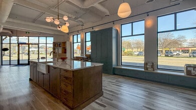 1810 Gordon Dr, Kelowna, BC à louer Photo intérieure- Image 1 de 12