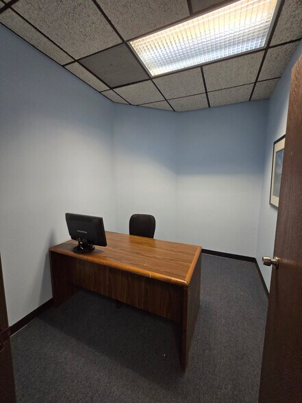 15540 Rockfield Blvd, Irvine, CA for lease - Interior Photo - Image 3 of 23