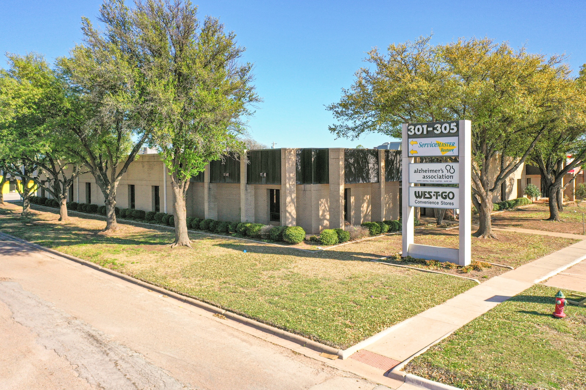 301-305 S Pioneer Dr, Abilene, TX à louer Photo du bâtiment- Image 1 de 28