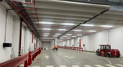 Industrial in Paris for lease Interior Photo- Image 2 of 9