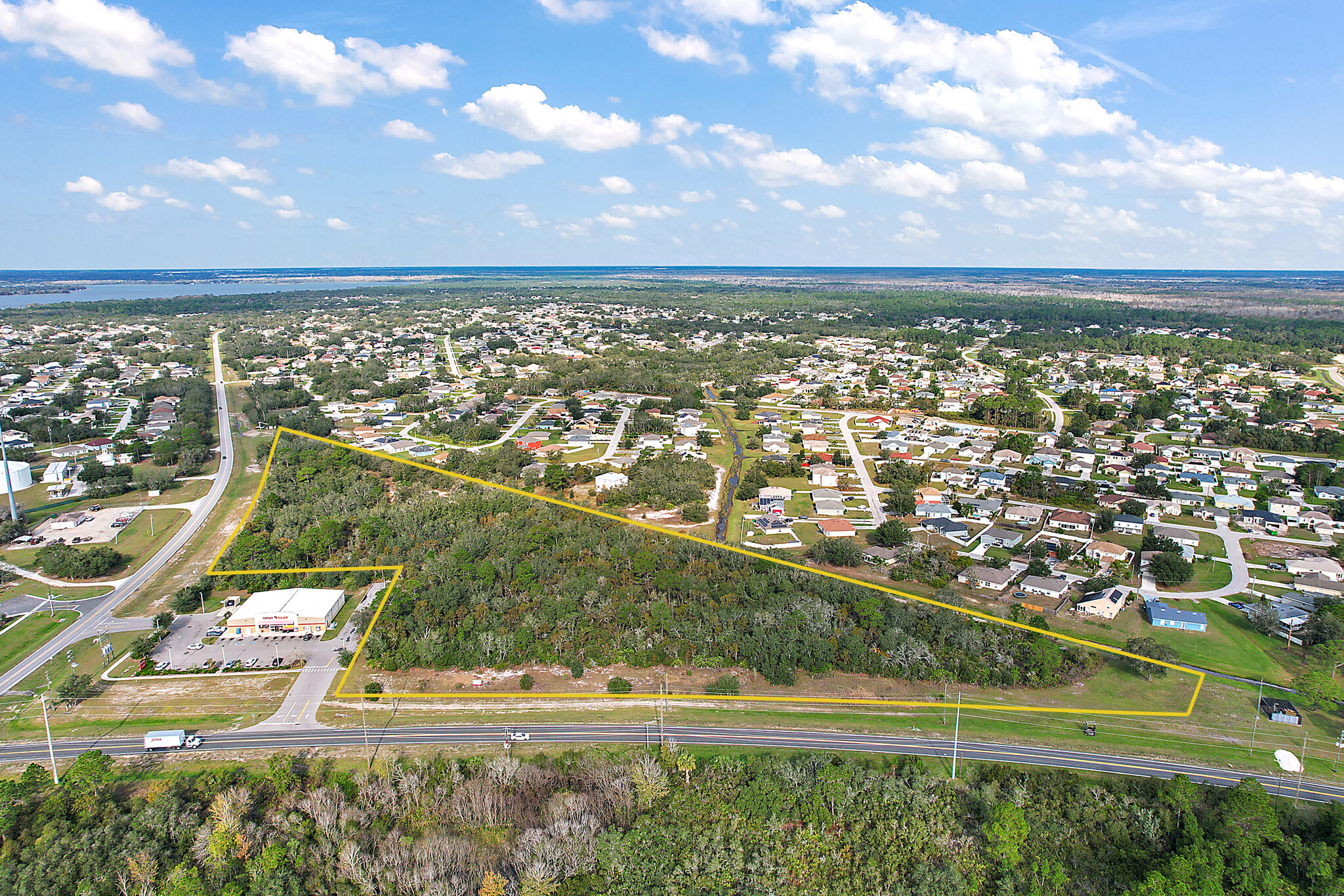 000 Marigold Ave, Poinciana, FL à vendre Photo du bâtiment- Image 1 de 19