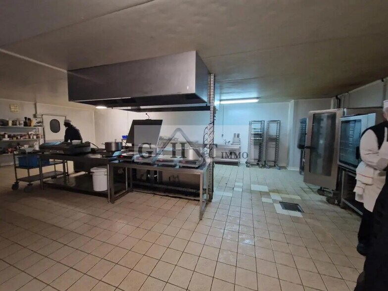 Bureau dans Garges-lès-Gonesse à louer - Photo intérieure - Image 2 de 7