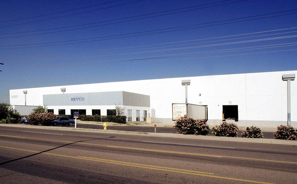 3380 W Durango St, Phoenix, AZ for lease - Building Photo - Image 2 of 3