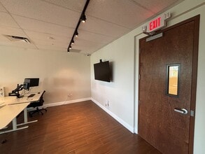15800-15880 Pines Blvd, Pembroke Pines, FL for lease Interior Photo- Image 2 of 5