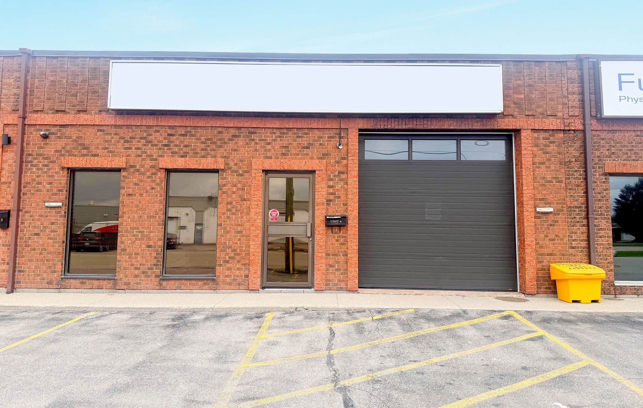 4 Nihan Dr, St Catharines, ON for lease Building Photo- Image 1 of 6