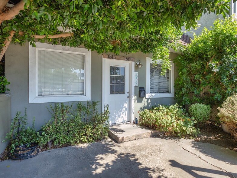 1817 W Burbank Blvd, Burbank, CA for sale - Building Photo - Image 3 of 52