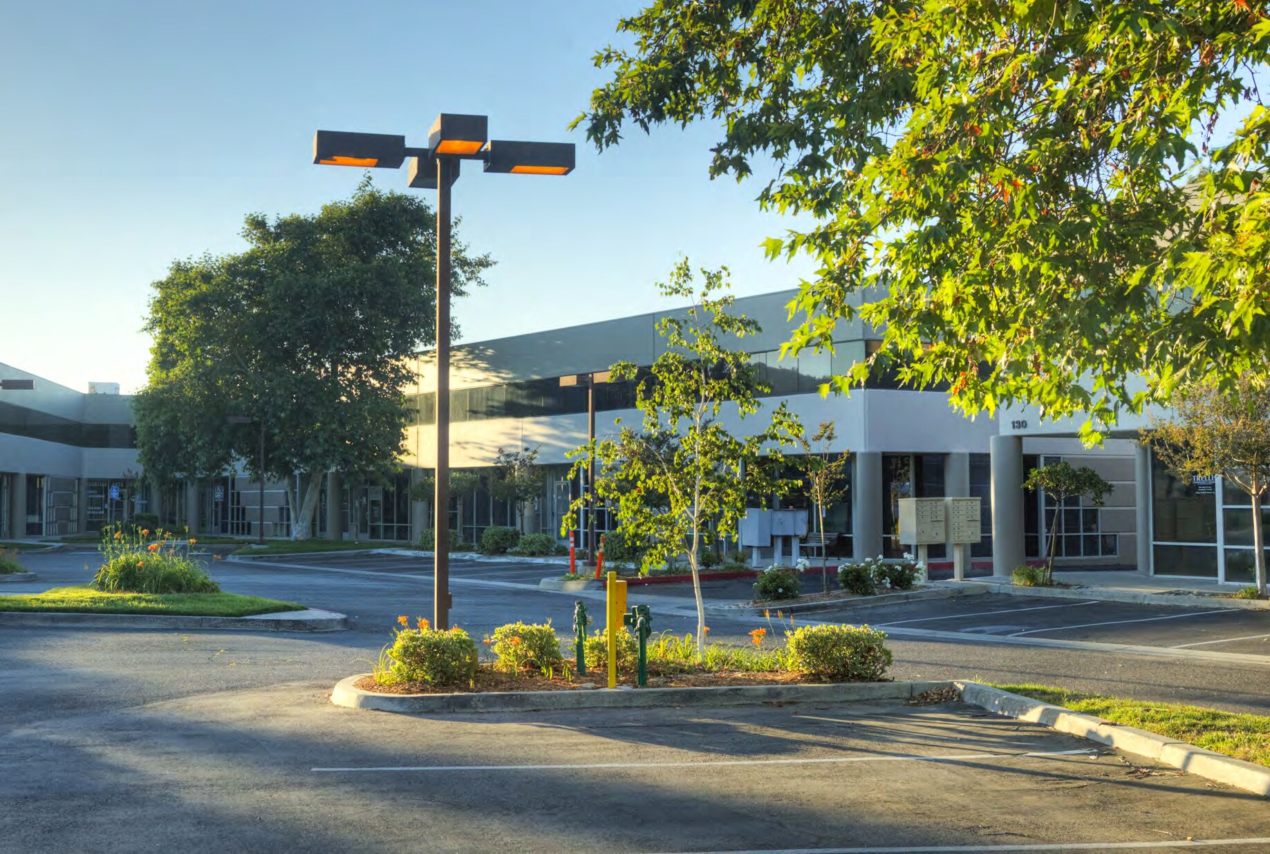 27576 Commerce Center Dr, Temecula, CA à louer Photo du bâtiment- Image 1 de 9