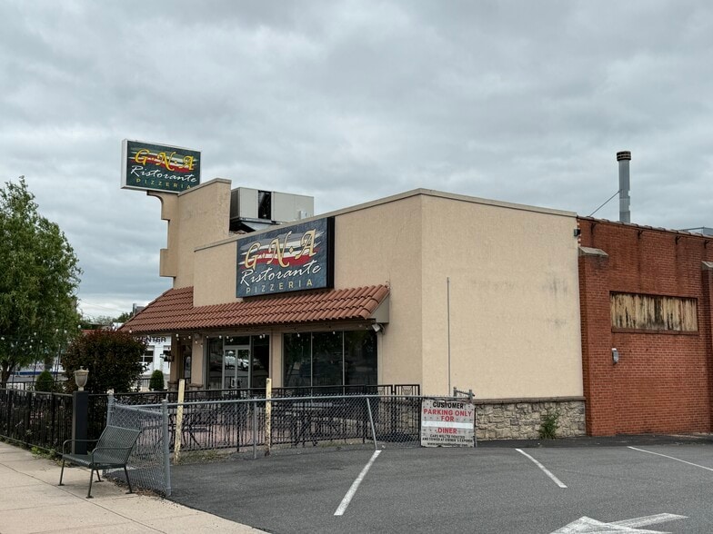 421 Penn Ave, West Reading, PA for sale - Building Photo - Image 3 of 16