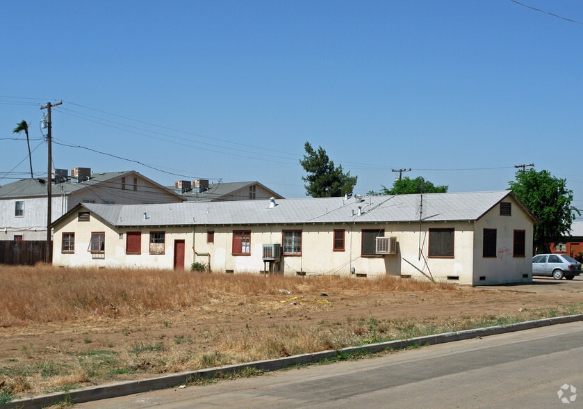 2702-2720 E Hedges Ave, Fresno, CA for sale - Building Photo - Image 1 of 4