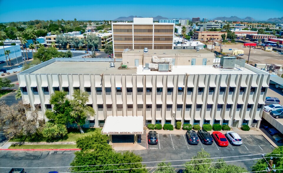 444 W Osborn Rd, Phoenix, AZ à louer - Photo du bâtiment - Image 3 de 8