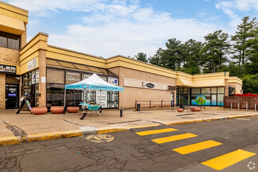 95 Blvd Gaulles, Lorraine, QC à louer - Photo du bâtiment - Image 3 de 18