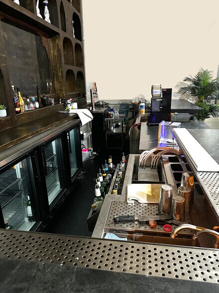 1926 E 7th Pl, Los Angeles, CA à louer - Photo intérieure - Image 3 de 7