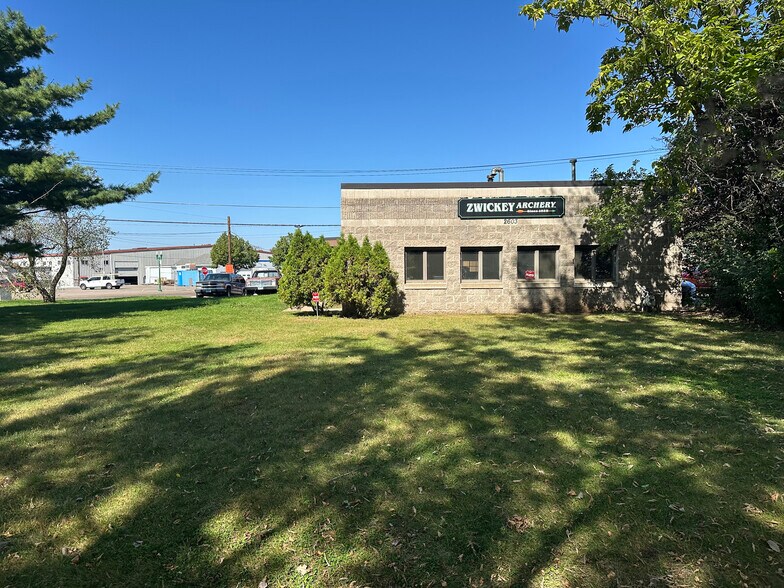 2603 E 7th Ave, North Saint Paul, MN à vendre - Photo du bâtiment - Image 3 de 18