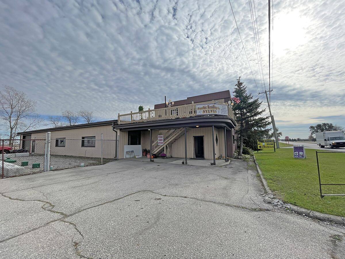 22502 Dixie Hwy, Perrysburg, OH for lease Building Photo- Image 1 of 4