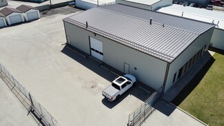 Plus de détails pour 85 East Lake Cir NE, Airdrie, AB - Industriel à vendre