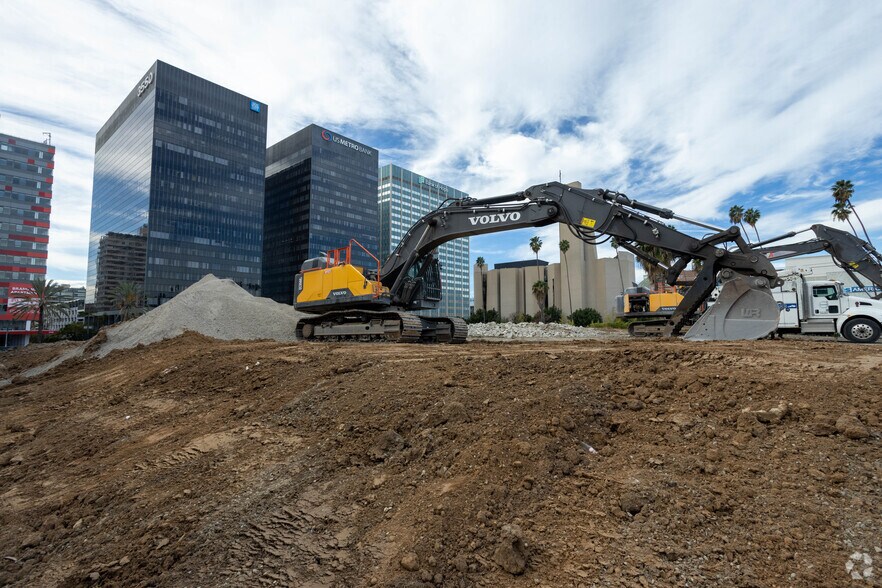 3545 Wilshire Blvd, Los Angeles, CA à louer - Photo du bâtiment - Image 3 de 4