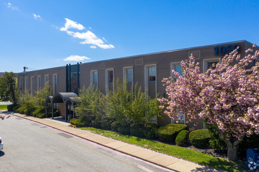1050 Kings Hwy N, Cherry Hill, NJ à louer - Photo du bâtiment - Image 3 de 4