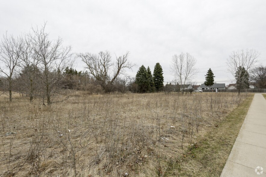 1541 S Commercial St, Neenah, WI à vendre - Photo du bâtiment - Image 2 de 3