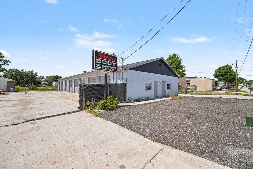 7731 Industrial Rd, Melbourne, FL à louer - Photo du bâtiment - Image 3 de 29