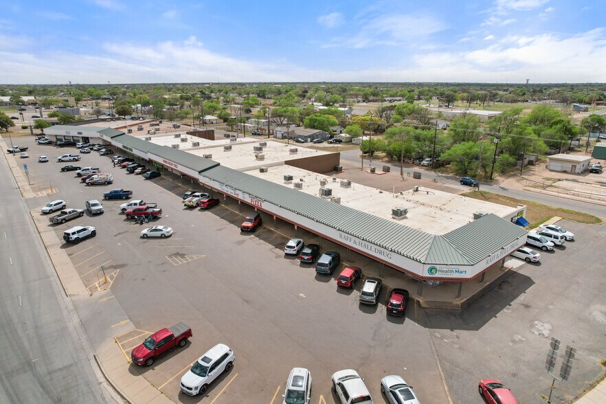 3400 Blk Of Ave H, Lubbock, TX à louer - Photo principale - Image 1 de 15