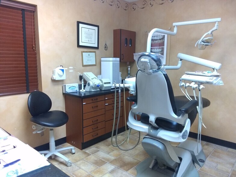 93 Bridge Plaza Dr, Manalapan Township, NJ à louer - Photo intérieure - Image 3 de 16